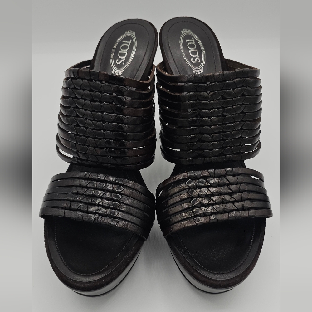TOD'S size 10 women's sandals.‎ Brand new